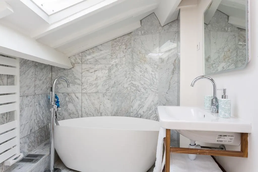 Ateliers De Montmartre Adm Guest house Paris